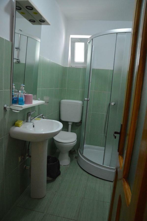 Baza Sportiva Adelina Hotel Campulung Luaran gambar